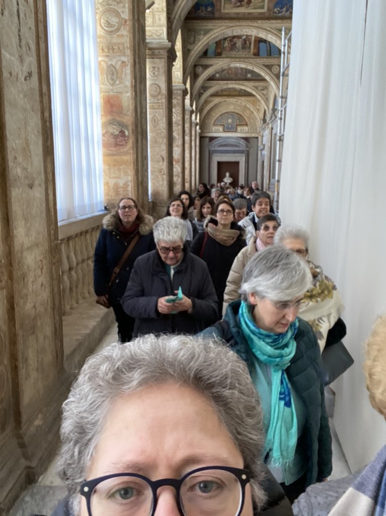 VKaladich's tweet photo. Papa Francesco incontra le #Consacrate diocesane di Milano - Padova - Treviso - Vicenza https://t.co/rF5vESOfap