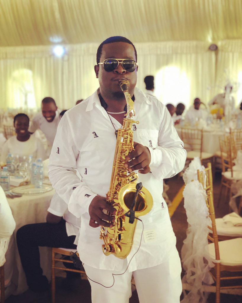 Happening Now: @EquityBankUg closing the year in All white style 👌🏽🎷👌🏽🎷👌🏽 #saxology