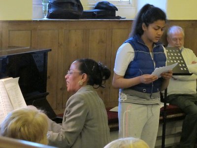 AmnestyLeeds's tweet photo. Performance by Bradford Music Club Sun 15 Dec 7.30 pm, Friends Meeting House, Quakers Lane LS19 6HU.  Gifted amateur musicians singing/playing in a seasonal programme of folk/pop/classical music.  Free, with donations to Amnesty International. @LeedsQuakers #free #concert  #Leeds https://t.co/o8kiinVNc0