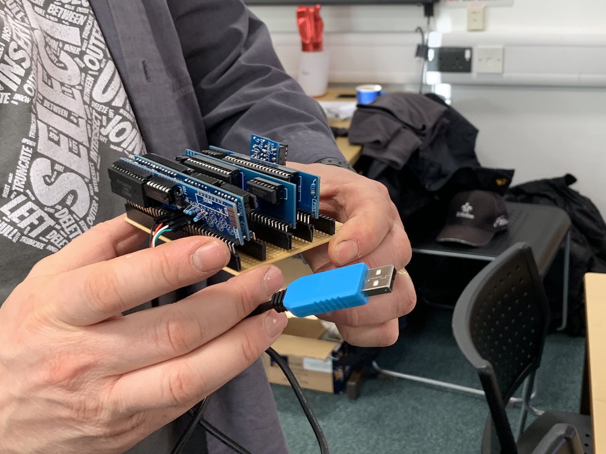 PiCodeandChips's tweet image. Diversifying at the #Barnstaple_Library #RaspberryPiJam #RaspberryPi Home grown #ZX80