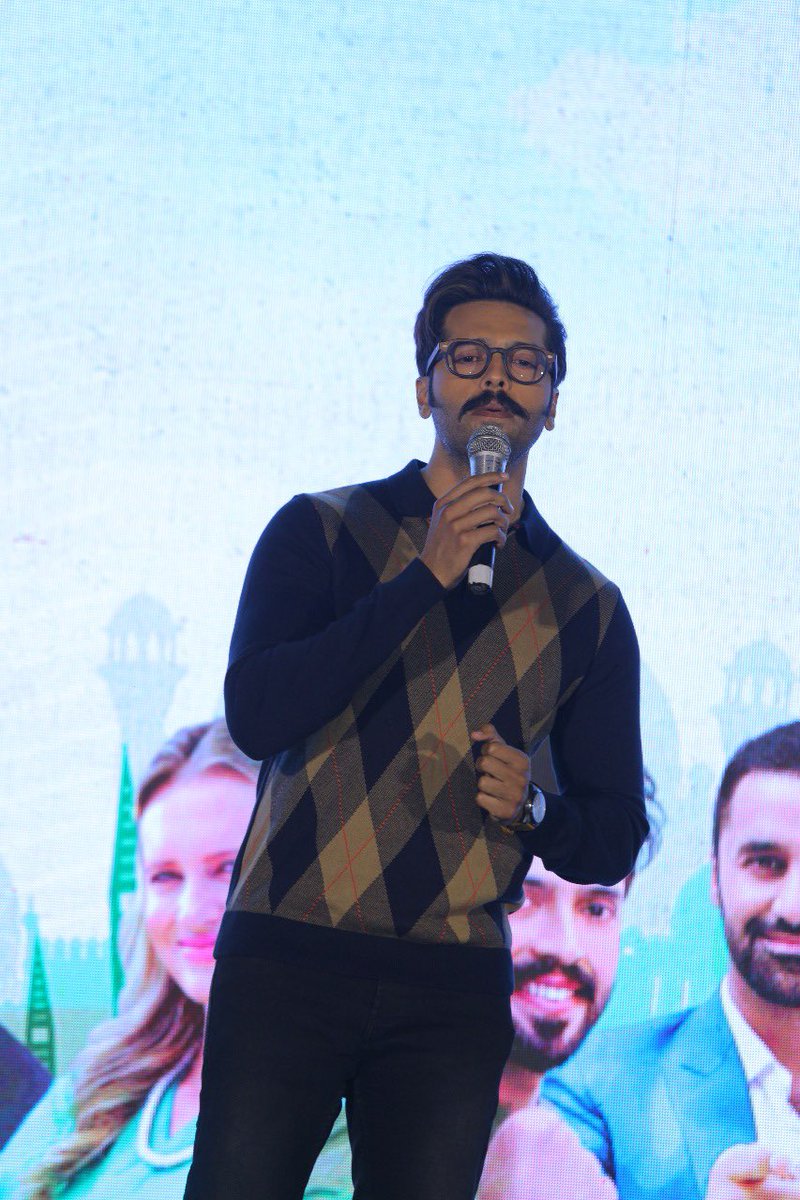 walnutpk's tweet photo. #HogaSaafPakistan unveiled its #SafaiAnthem at a star-studded event in #Karachi with all their brand ambassadors #FahadMustafa &amp; #IqrarulHassan along with https://t.co/udnXDXXG7U