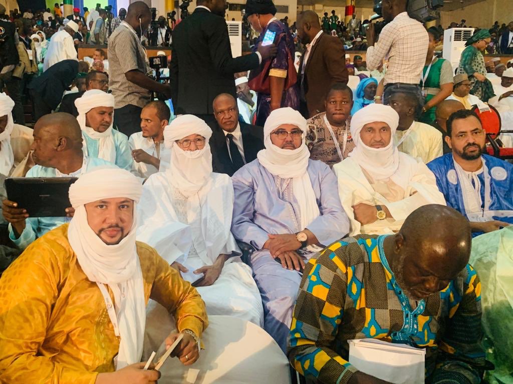 OuldMahmoudMoh1's tweet photo. Dialogue National Inclusif: #Lavision, #lefond, #lasincérité et #lalégitimité des acteurs sont les quatre denrées indispensables pour sa réussite et son impact sur l’impasse que vit le pays. #laCMA y est! https://t.co/Evr6b2VMrT