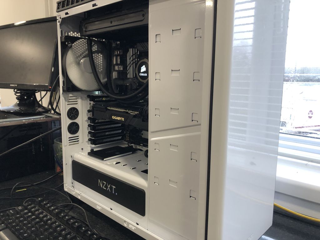 HarpoComputers's tweet photo. Another desktop PC upgrade undertaken today at HCS. This fantastic gaming rig now boasts 32GB of DDR4 RAM and the latest Intel Core i9 processor which are slotted into a brand new ASUS motherboard alongside the GeForce RTX2070 Super GPU! 

#Gaming #PC #HCS #Upgrade https://t.co/5unjJxirRT