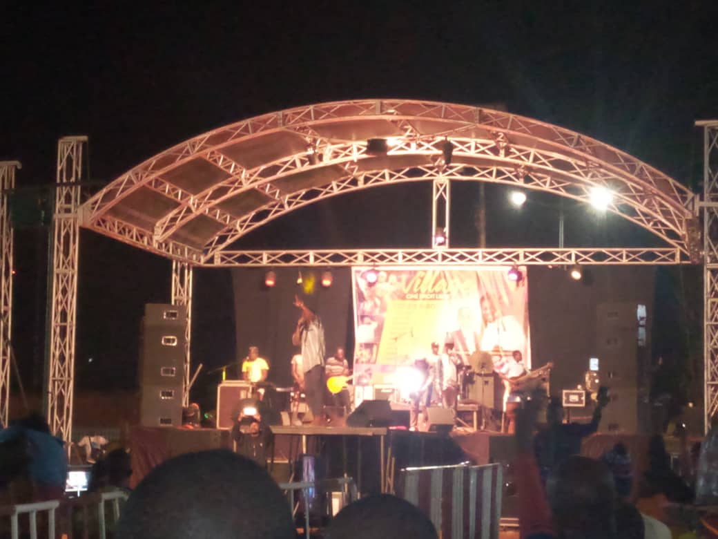 Les rideaux tombent ce soir sur la 15e édition de votre festival

Rendez-vous à partir de 18H au #VillageDuFestival

👉🏿 Wemtenga un cas d'école 
👉🏿 Apatridie 
👉🏿 Après ta révolte ton vote 
 
👉🏿 Concert : Campus ambiance, Joey le Soldat, Yodé &amp; Siro

#CDL2019 #PourquoiLaDémocratie