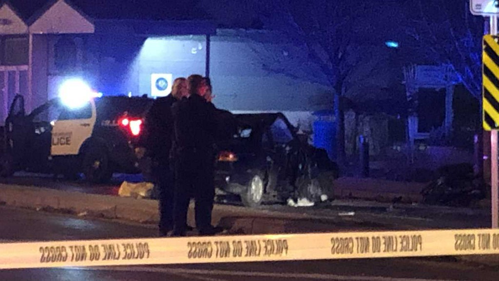 WISN12News's tweet photo. Five hurt, including officer, in Milwaukee police chase and crash https://t.co/iupNkh6UR7 https://t.co/wmhW7YdpSk