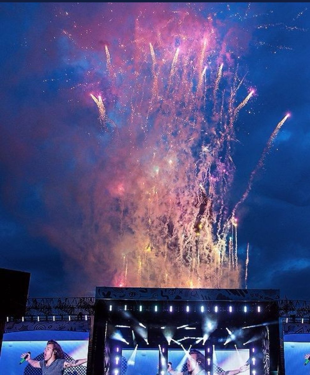 letmelive28's tweet image. #1DWins10s..... ONEDIRECTION IS AND ALWAYS WILL BE THE BEST BOYBAND EVER....

JUST RT THIS IS YOU AGREE....