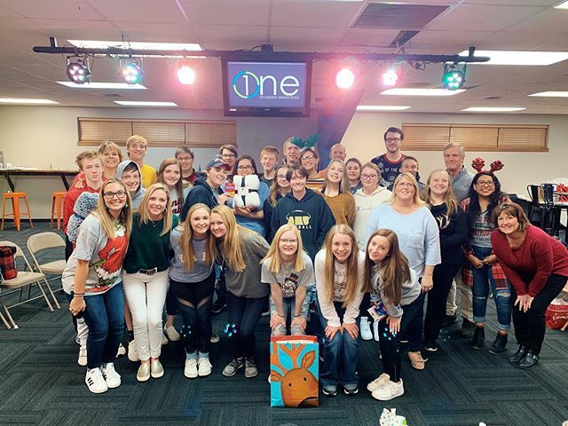 oneamarillo's tweet photo. It’s a jolly holiday with high schoolers!! What a great group of students. 🎄♥️
.
.
.
#oneamarillo #onestudentministries https://t.co/vrnBKuFUog