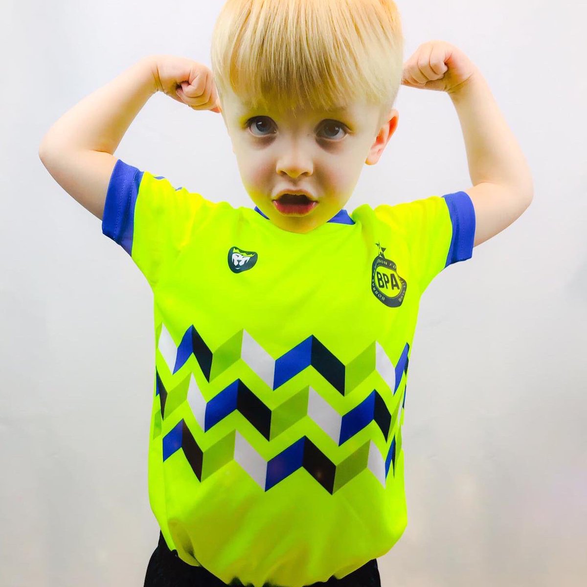 ClubcrestSports's tweet photo. ⚽️ NEW KIT LAUNCH ⚽️
We're delighted to unveil this Clubcrest original design training kit.
The Borras Park Albion under 7s will certainly stand out from the crowd on the training pitch in these retro inspired, fluorescent personalised shirts and shorts in 2020 #newkit #football https://t.co/4RGUvUTO2S