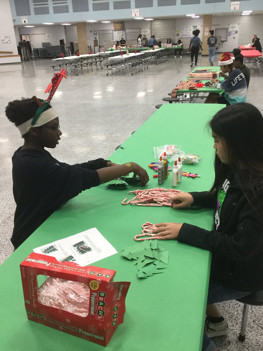 HBMS_PALS's tweet photo. @HBMS_PALS @HBMS_Principal @HBMS_Warriors BWS station activities with PALS, STUCCO, and NJHS students volunteering https://t.co/B61UwVPVjX