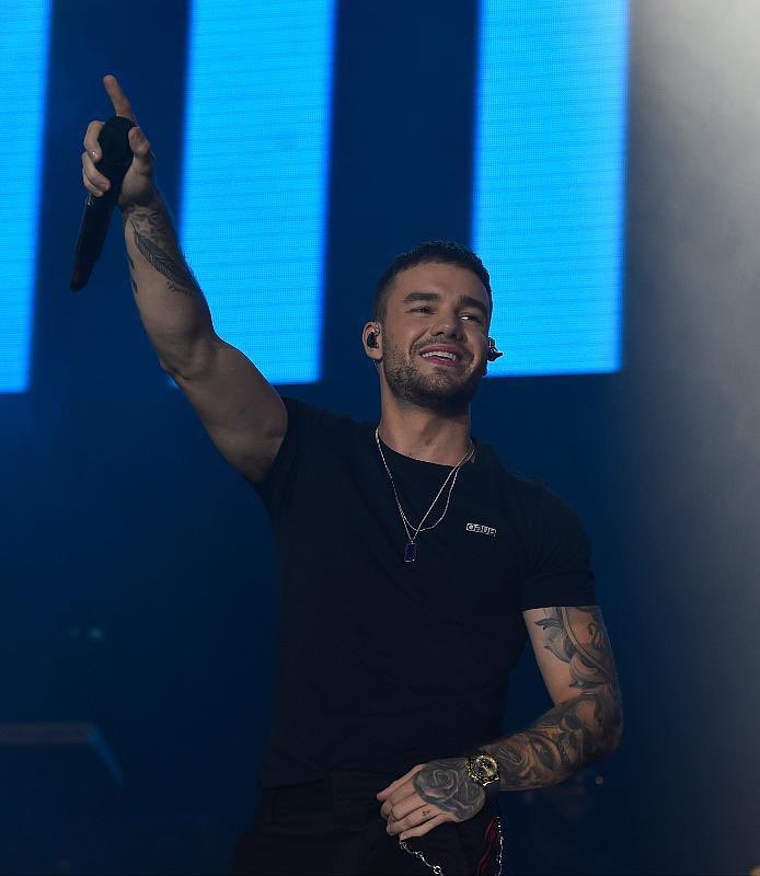 LiamPayne's tweet photo. #LP1 has been out for a week now and your reaction has been amazing 🙌🏼 Thanks for the support everyone ❤ https://t.co/H39WVFTBvj