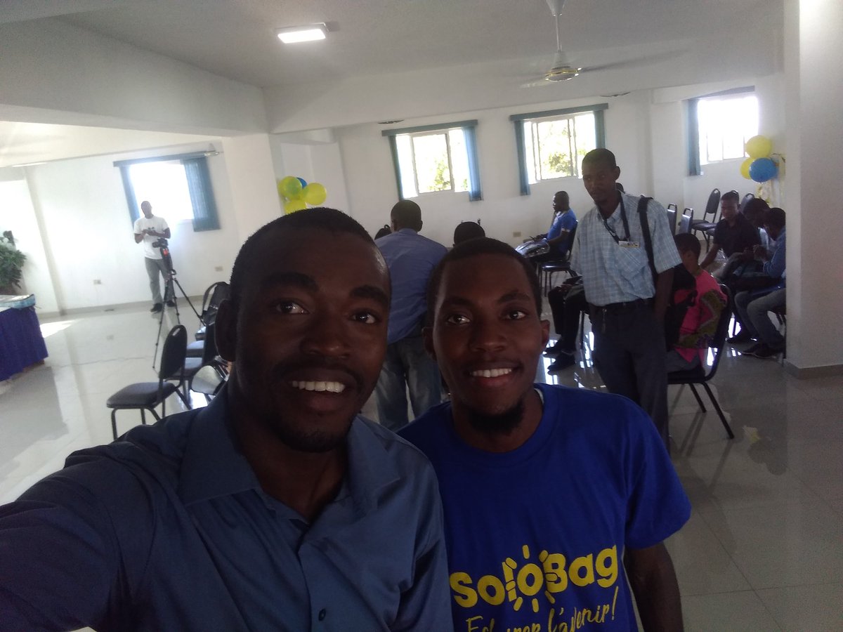PtrsManuel's tweet photo. @mikebellot2 ap tann nou nan #Trois27, centre d'affaires dlm 27 nan lancement #Solobag
Epi @etzeremile ap la pou fè #Tibatbouch avèn
Vin ankouraje pwodwi lakay
@carelpedre @marcalainb @TholbertJean @SkasonBaptiste @lorfilsraouljr https://t.co/KgOoNcXgwq