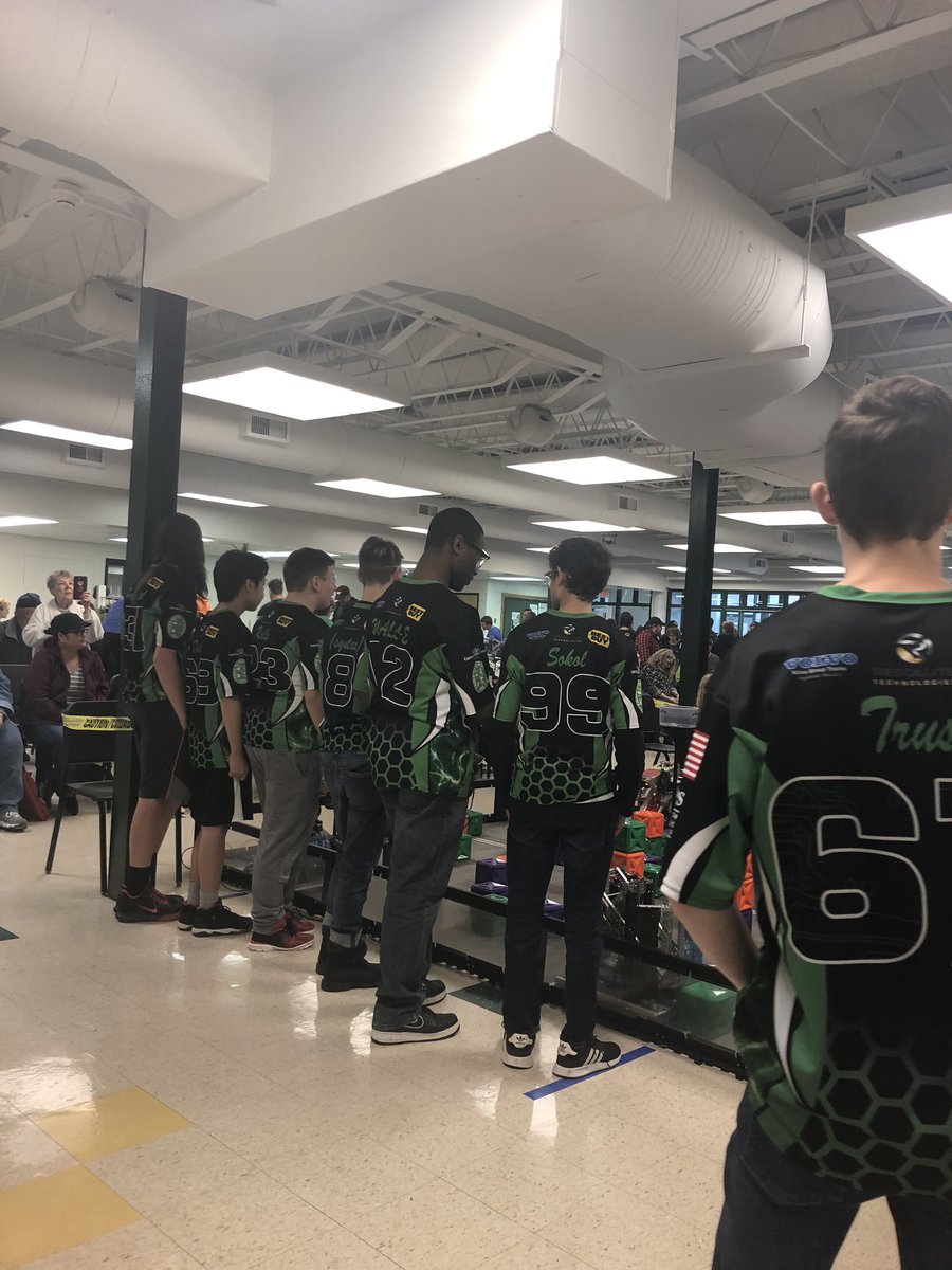 marshmegengl's tweet photo. Saturdays are for the bots... 🤖 
#RebelRobotics #SHHS #ALAbabies https://t.co/bG6ijyhHSx