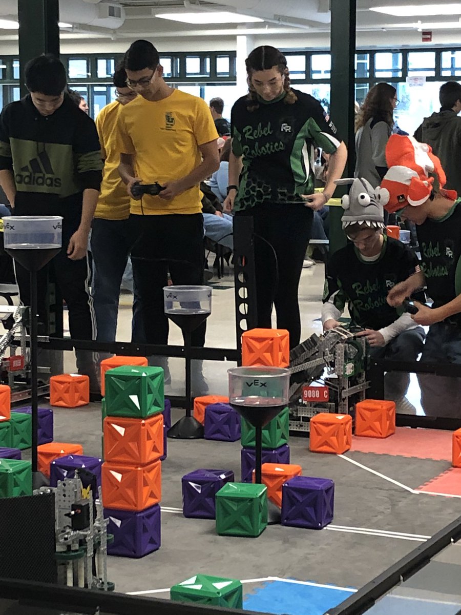 marshmegengl's tweet photo. Saturdays are for the bots... 🤖 
#RebelRobotics #SHHS #ALAbabies https://t.co/bG6ijyhHSx