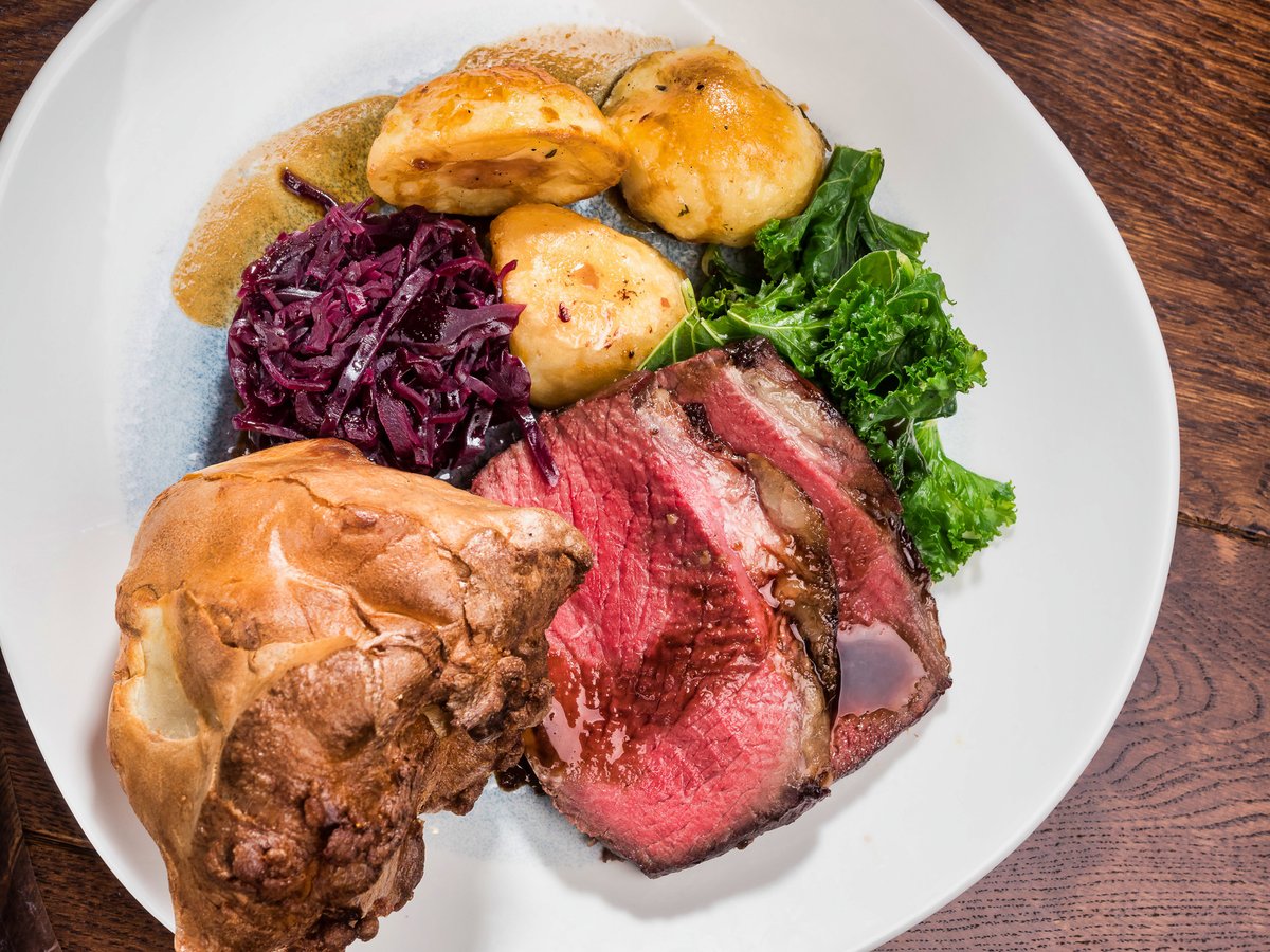 Have you tried our mouth-watering Sunday Roast? Served every week, 12pm - 9.30pm. Call to book 01584875261 
#TheFeathers #PlumeAtFeathers #Ludlow #LudlowFood #LudlowSundayLunch #LudlowSundayRoast  #SundayRoast #Roast #SundayLunch #Shropshire #ShropshireFood