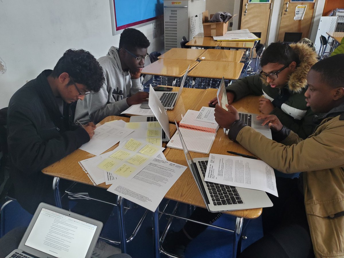 #compscihigh is excited to work with #HeretoHere and <a href="/jonmannionBASE/">Jon</a> at the Bronx Academy of Software Engineering #BASE. Students from across the borough are coming together to crack the toughest problems in NYC. #ProgramYourFuture  #CSEdWeek2019 #CodeBronx