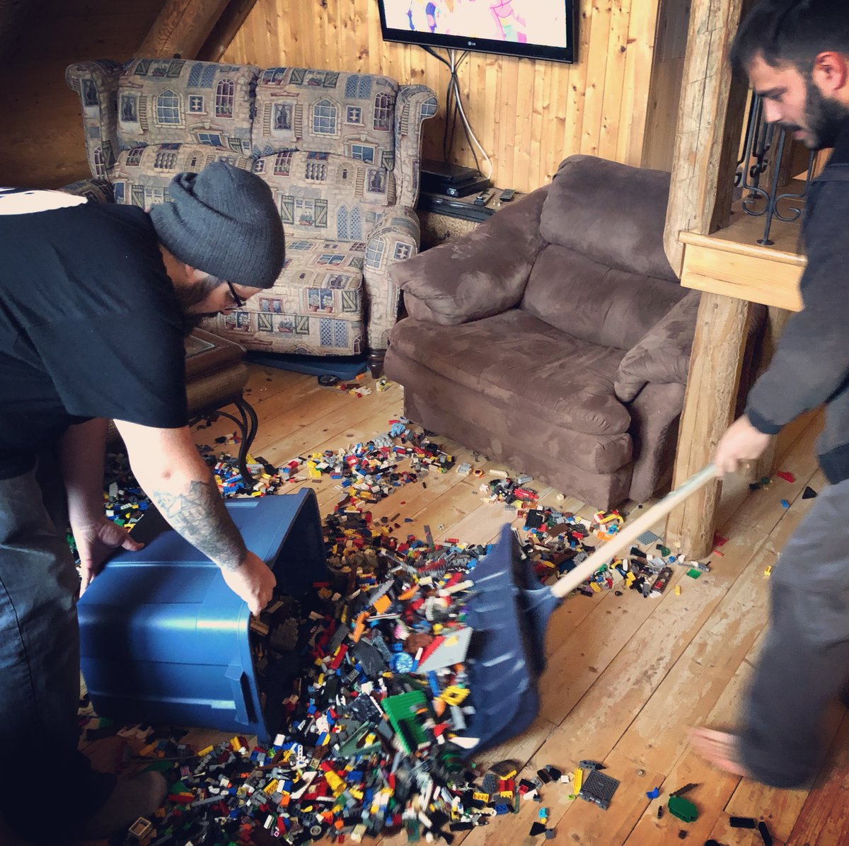 FirefolkGames's tweet photo. Last week, we all met at a cabin in the woods with our families to celebrate the beginning of the holidays. On the menu: Board games, Lego, pool and spa.
From the Firefolk team, we wish you a wonderful holiday season!

#firefolkgames #indiedev #gamedev #videogames #gaming #gamers https://t.co/AcQsGpKgWk
