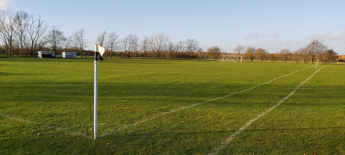 ElstowAbbeyFC's tweet image. Lots of games off in the @bedscountylge today but it's a lovely day down at The Warren as we take on @61Reserves
#UpTheAbbey ☀️☀️⚪⚫