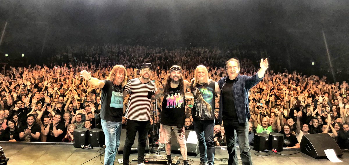 What a great night in Tilburg last night!! Always one of our favorite venues and audiences in the world...thank you once again! 🙏