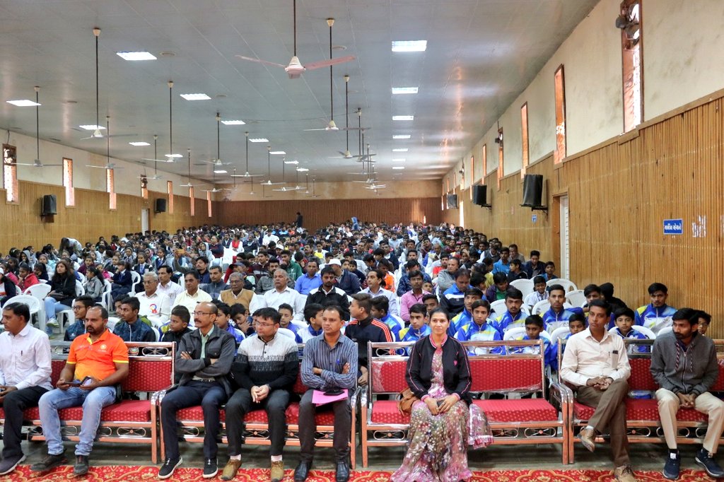 માન.અધ્યક્ષશ્રી,ગુજરાત રાજ્ય મહિલા આયોગ શ્રીમતી લીલાબેન અંકોલીયા પ્રેરક ઉપસ્થિતિમાં ભા.મા.શા.હોલ.શ્રી મ.લા. ગાંધી કોલેજ કેમ્પસ મોડાસા ખાતે ખેલ મહાકુંભ-૨૦૧૯ જિલ્લાના ઈનામ વિતરણ કાર્યક્રમમાં હાજરી આપી ખેલ મહાકુંભના રમતવીરોને પ્રોત્સાહીત કર્યાં.  <a href="/pkumarias/">Pankaj Kumar</a> <a href="/CMOGuj/">CMO Gujarat</a> <a href="/InfoGujarat/">Gujarat Information</a>