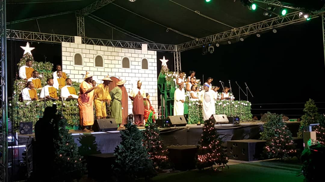 ChoraleAfrica's tweet photo. Later on Friday night, we lit it up at the Fidelity Bank's 2019 Believe Concert: the Wonderland Edition! An #AwesomeFriday it was.
#ChristmasInAfrica #Dec_15 #BringAGift #TheFamilyWeAre #YearOfReturn #EnrichingLives https://t.co/rVEekHEqo3