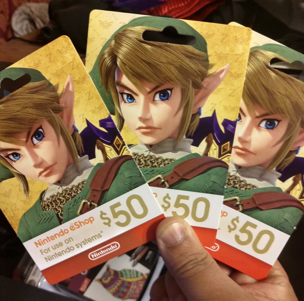 BroccuChan64's tweet image. It&apos;s that time again~
I wanna spread some early Christmas cheer with 3 more $50 eShop cards!!

Rules are same as Last time~
You have to be following
Retweet and comment for entry!
There Will be 3 winners!
Giveaway Will end December 20th! Good luck everyone!!