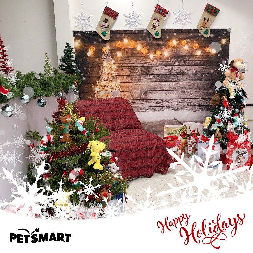 Make sure you swing by <a href="/PetSmart/">PetSmart</a> with the entire family! Everyone is welcome! Download the PetSmart APP for a special Christmas background surprise! #petsmartparties <a href="/PetSmartAE/">Associate Engagement</a> #northlondonpetsmart