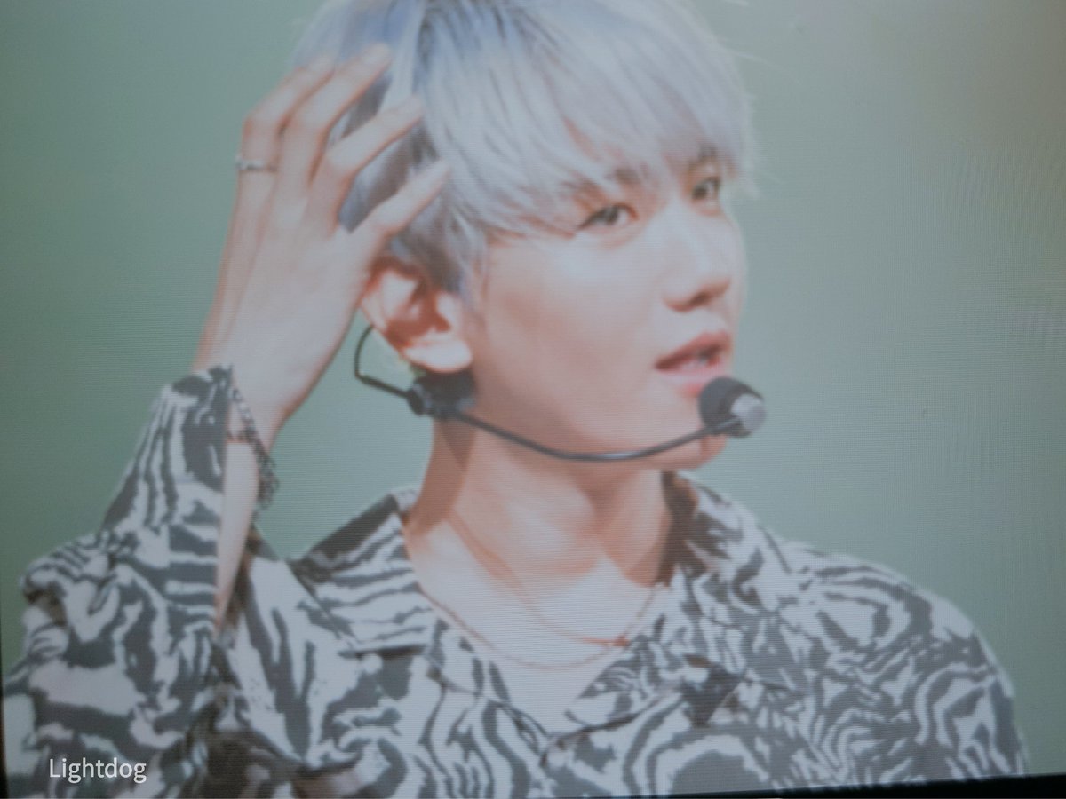 Lightdog04's tweet photo. 20191214
#EXplOrationKL 
#BAEKHYUHN  #백현 https://t.co/NiyhgqbCiQ
