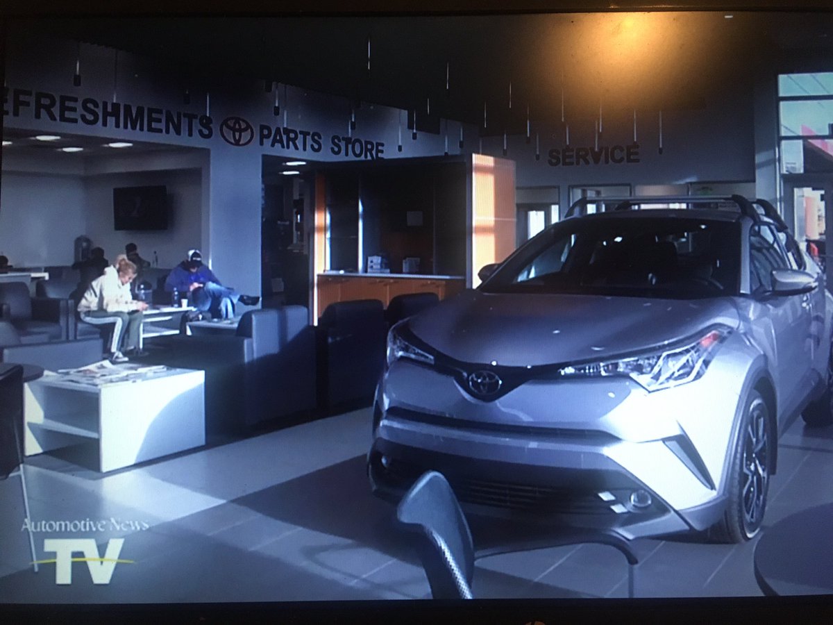 TimWJackson's tweet photo. If it’s Saturday, it’s @Automotive_News #WeekendDrive today w/ @MikeMartinez_AN @LarryVellequett #FutureProduct #WhenDealersDoWellWeDoWell #75percentTruck25percentCars @First_Shift @AutoNewsTV @jasonstein @kccrain @toyota #LotsOfProductComing https://t.co/QtjX84jnQ5