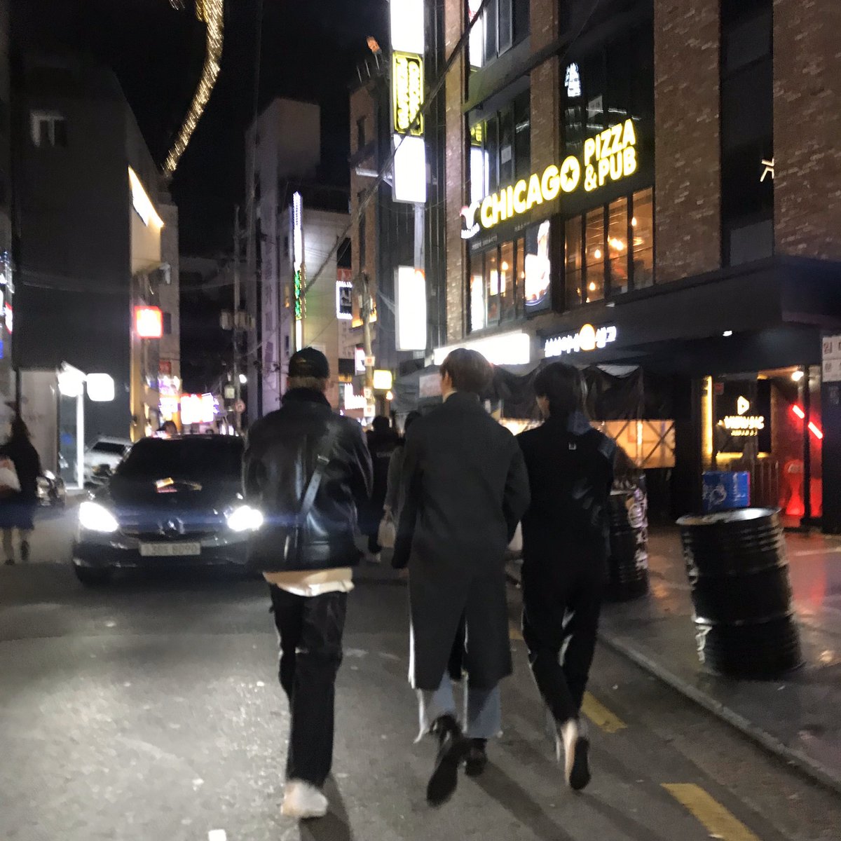 kiyee510's tweet photo. 其實去新沙洞林蔭撞Seungyoun機會率很高😝  
#StandUpForX1 #FlyHigherX1 #LightUpforX1 #CHOSEUNGYOUN #Choseungyeon #x1 #X1NOTE #ONEIT #Seungyoun #조승연 #チョスンヨン #woodz #X1 #엑스원 #曹承衍 https://t.co/DsD4MHtEbf