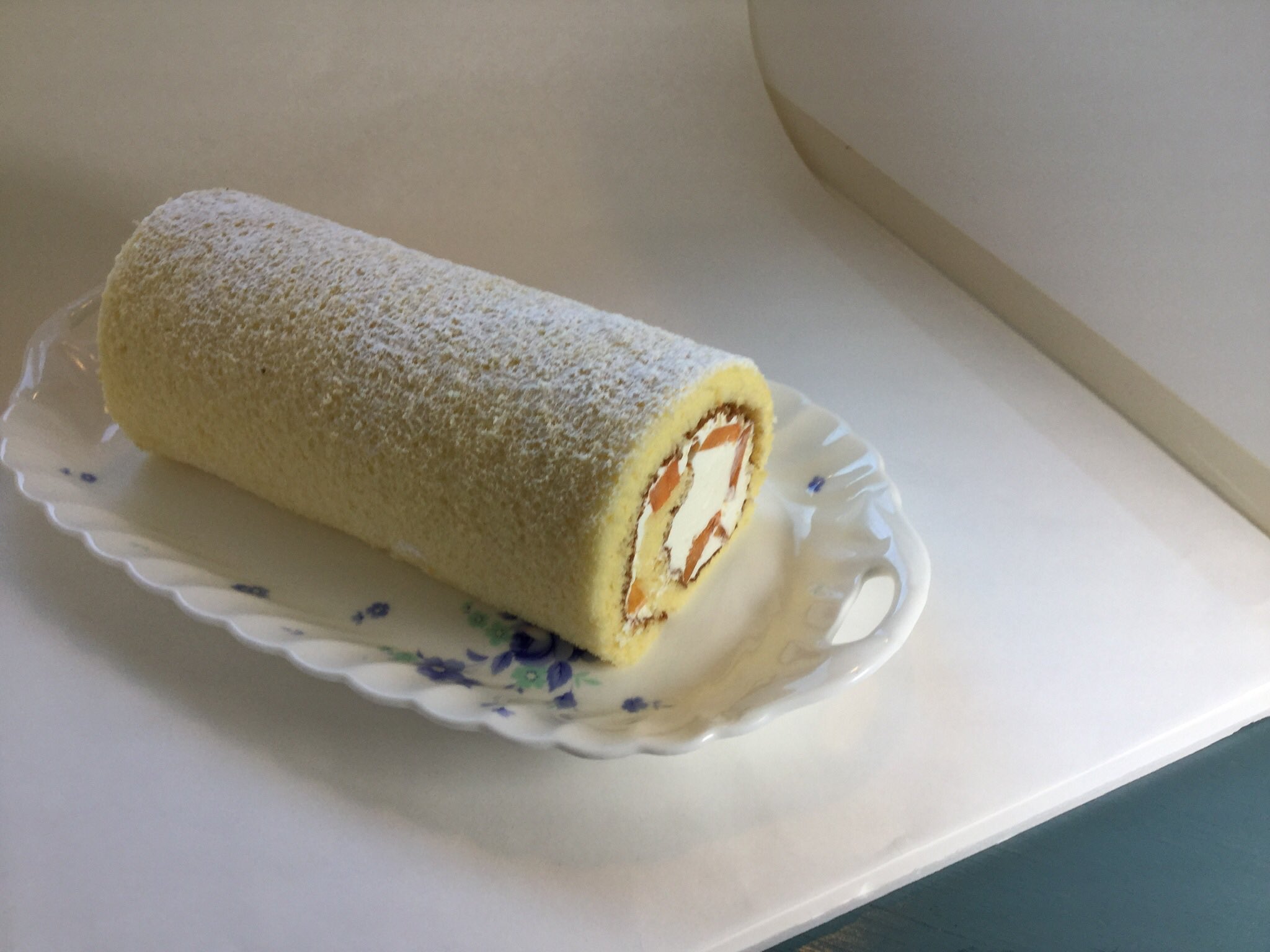 菊地元治農園と伊豆の国本舗 柿のロールケーキを作ってみました Izuno92 柿 天野柿 ロールケーキ 伊豆のくだもの 伊豆の柿 伊豆の国本舗 T Co Nwqooeyb8u Twitter