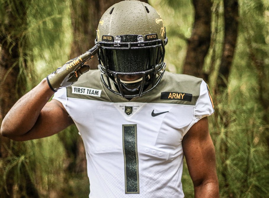 darrenrovell's tweet photo. The uniforms today for 120th matchup between Army & Navy. https://t.co/tKus9rnAe7