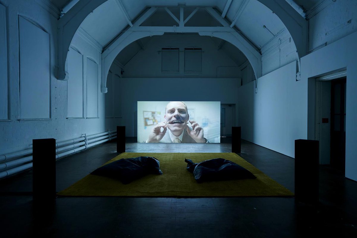 niki_russell's tweet image. Exhibition Tour of #TEETH with #JenniferMartin this Sunday, 2pm at @WeArePrimary come along and hear more about the work, with an opportunity for discussion.

@bdewittgallery #videoinstallation #UKbasedimmigrants #SpousalVisa #love #power #administration

weareprimary.org/2019/09/jennif…