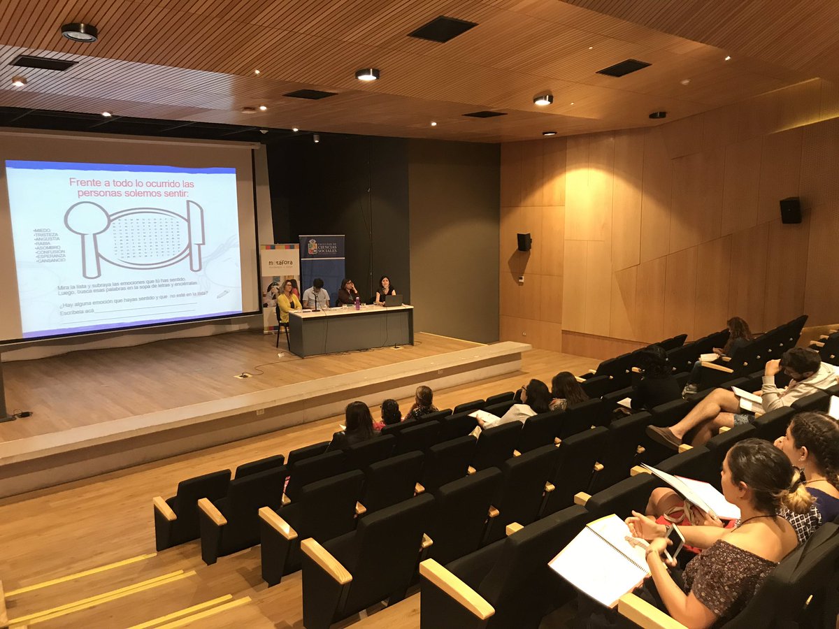 Infanciasfacso's tweet image. En el taller Cuidado y Participación, junto a @terapiadejuego y @PsicoUChile, se expone respecto a las metodologías y materiales utilizados para facilitar la participación de niños, niñas y adolescentes en contextos de crisis social.