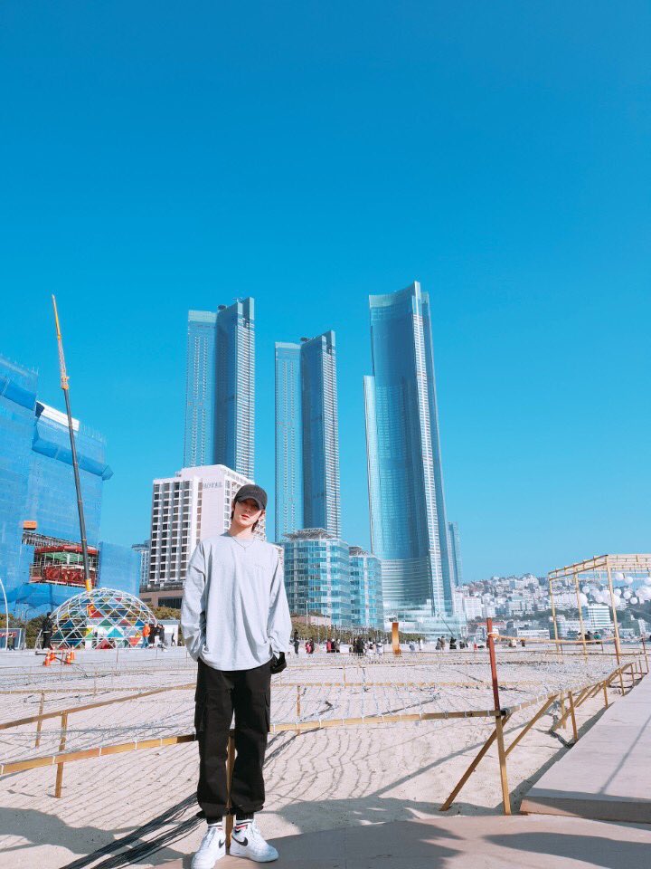 spectrum_brazil's tweet photo. [#Minjae]
O tempo está muito bom, né?? Eu não preciso usar padding* haha Eu quero ver as Lantanas hahaha

#Spectrum #Lantana
#Temperatura #Boa 
#Lantanas #EuSempre #EstouComSaudades + https://t.co/P97hoq9mr8