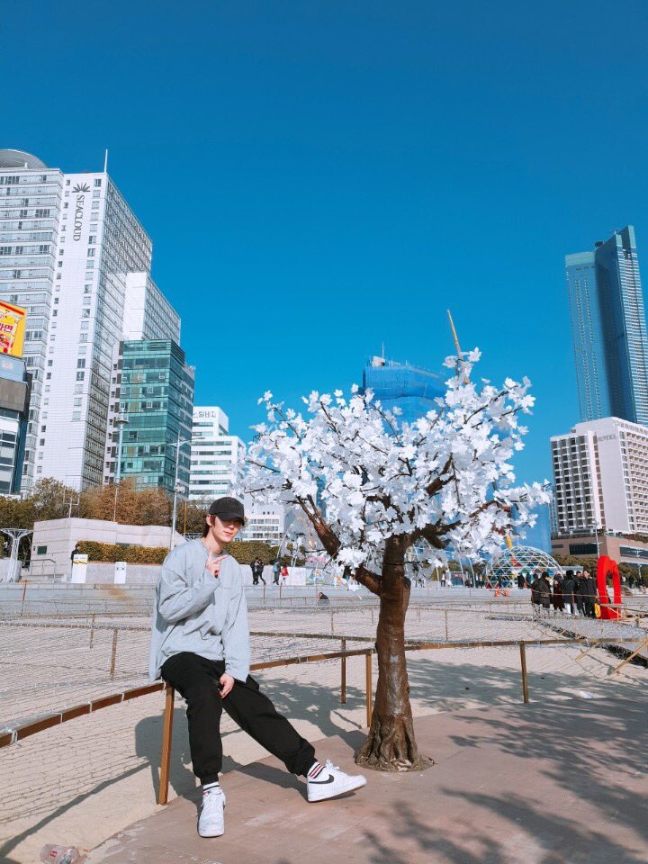 spectrum_brazil's tweet photo. [#Minjae]
O tempo está muito bom, né?? Eu não preciso usar padding* haha Eu quero ver as Lantanas hahaha

#Spectrum #Lantana
#Temperatura #Boa 
#Lantanas #EuSempre #EstouComSaudades + https://t.co/P97hoq9mr8