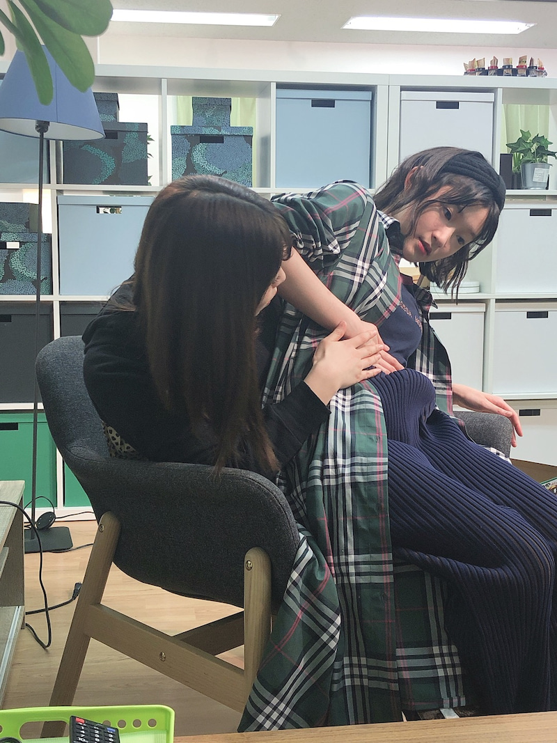 IceJiggly's tweet photo. Takagi Sayuki:
Rin-chan said that the tummy has a heart
And asked Tomoko to check 😂😂

I’m sure that Tomoko didn’t believe so either
After a few moments of thinking, she said, ‘...Nope.’ lol

I was like ‘The heck 😂’ in my mind as I took these photos. lol
https://t.co/dwTxJ8UABZ https://t.co/JubdRhyCuB