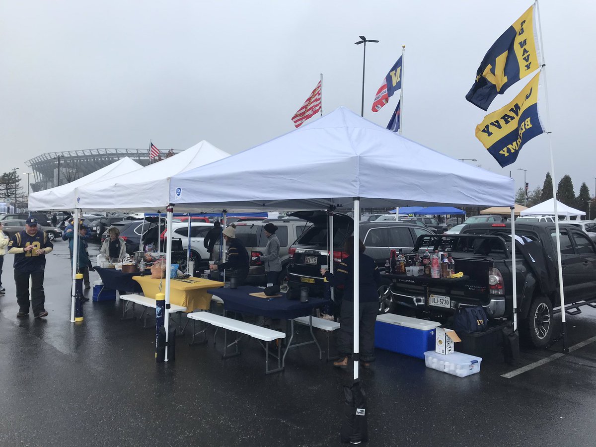 USNATailgate's tweet photo. Go Navy!!  Beat Army!!! https://t.co/ONyyL9gK9w