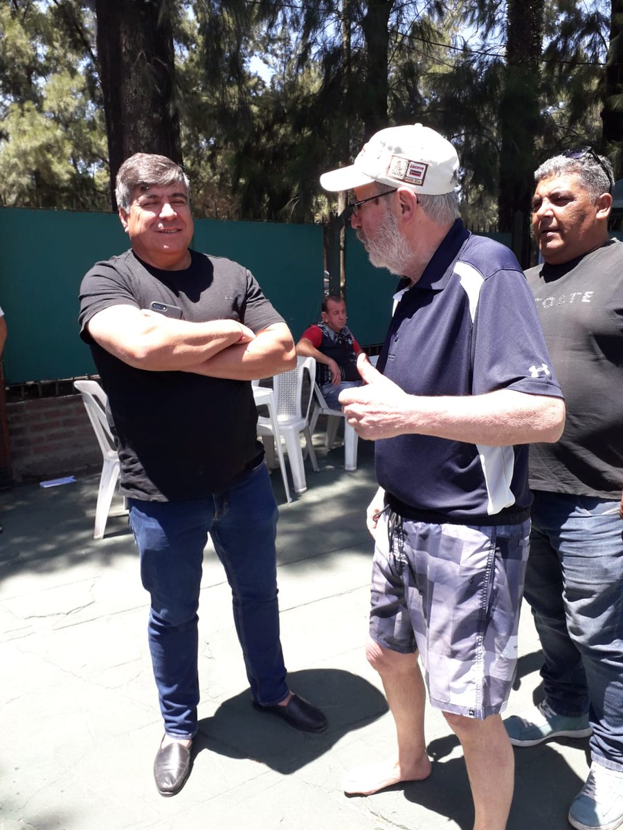 JoseMedinaSec's tweet photo. Ayer acompañamos junto a @MuerzaRamon a los compañeros de #Segufer en su despedida de año.
#AgrupacionGranateMorada
#UnidosPodemos
#ElEquipoDeRamonMuerza https://t.co/RxuaH9ZryD