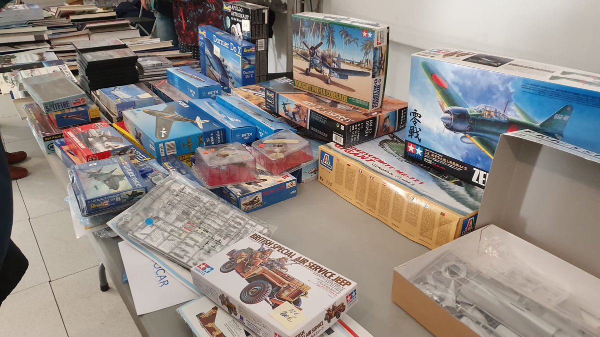 FOTOgrAAMA's tweet photo. Genadio @GGmarcep nos envía fotos de lo que se puede encortar en el Mercadillo Solidario organizado por @AmigosMuseoAire a favor de @ASFSPAIN
#AVIACIONSINFRONTERAS #alasdelaesperanza #alasdelasonrisa
@FIOtuit
@AIREorg
@controladores @AvionRevueInt @flynewsmagazine @EjercitoAire https://t.co/dTGVutKqCI