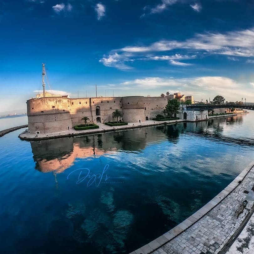 Madeintaranto's tweet photo. a #Taranto,  è uscito il sole 🌞

Complimenti a @df_taras_

#Puglia #Madeintaranto https://t.co/Pmgl5D1vke