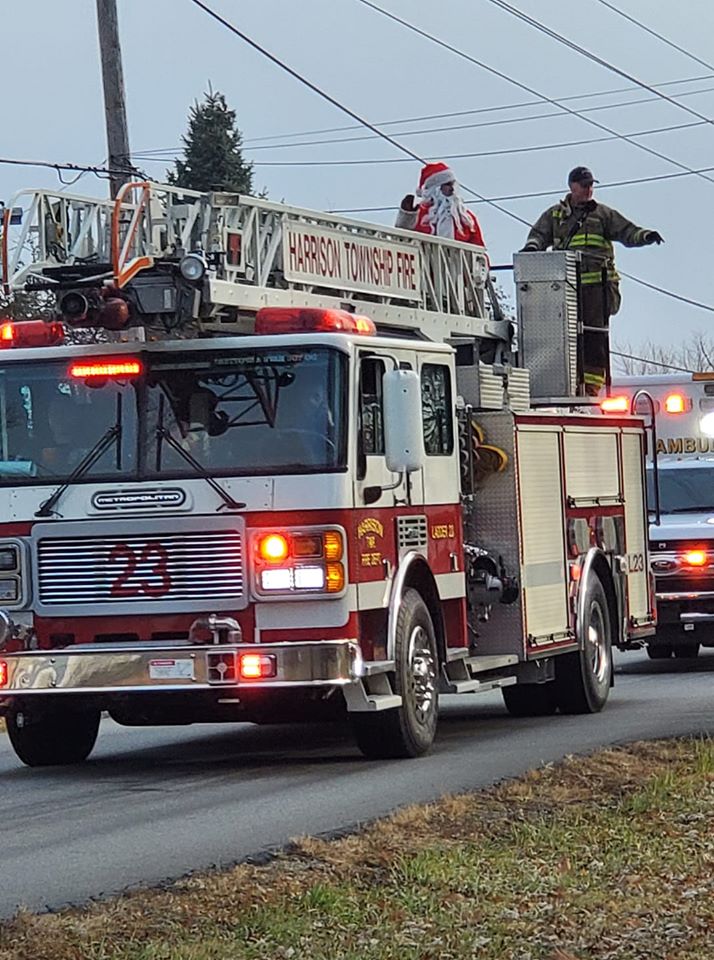 KokomoScanner's tweet photo. From Harrison Twp Fire's Candy Toss.
Photos by:
Kendra Prochnow
Samantha Nutter
&amp; Katie Anthrop https://t.co/QKgQnLtZKU