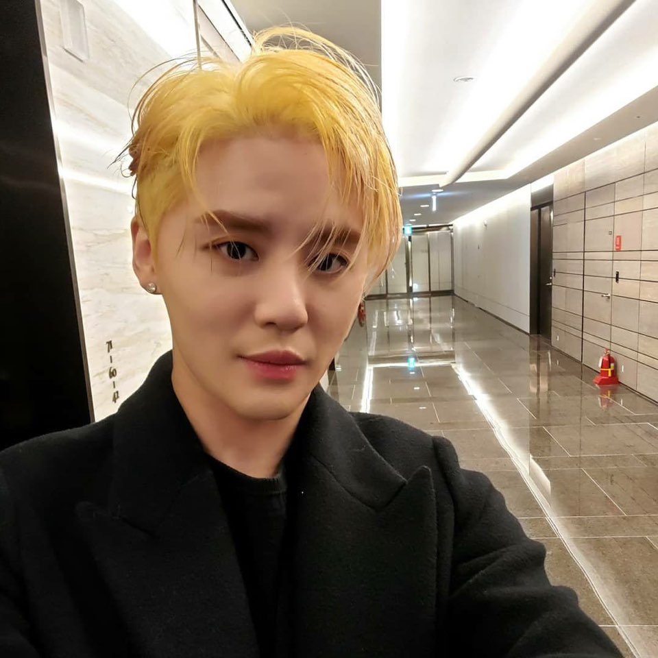 #준수야_생일축하해 
우리 준쮸 34번째 생일을 많이 많이 축하해요!!!
꽃길만 걷자 내가 평생 응원할게❤