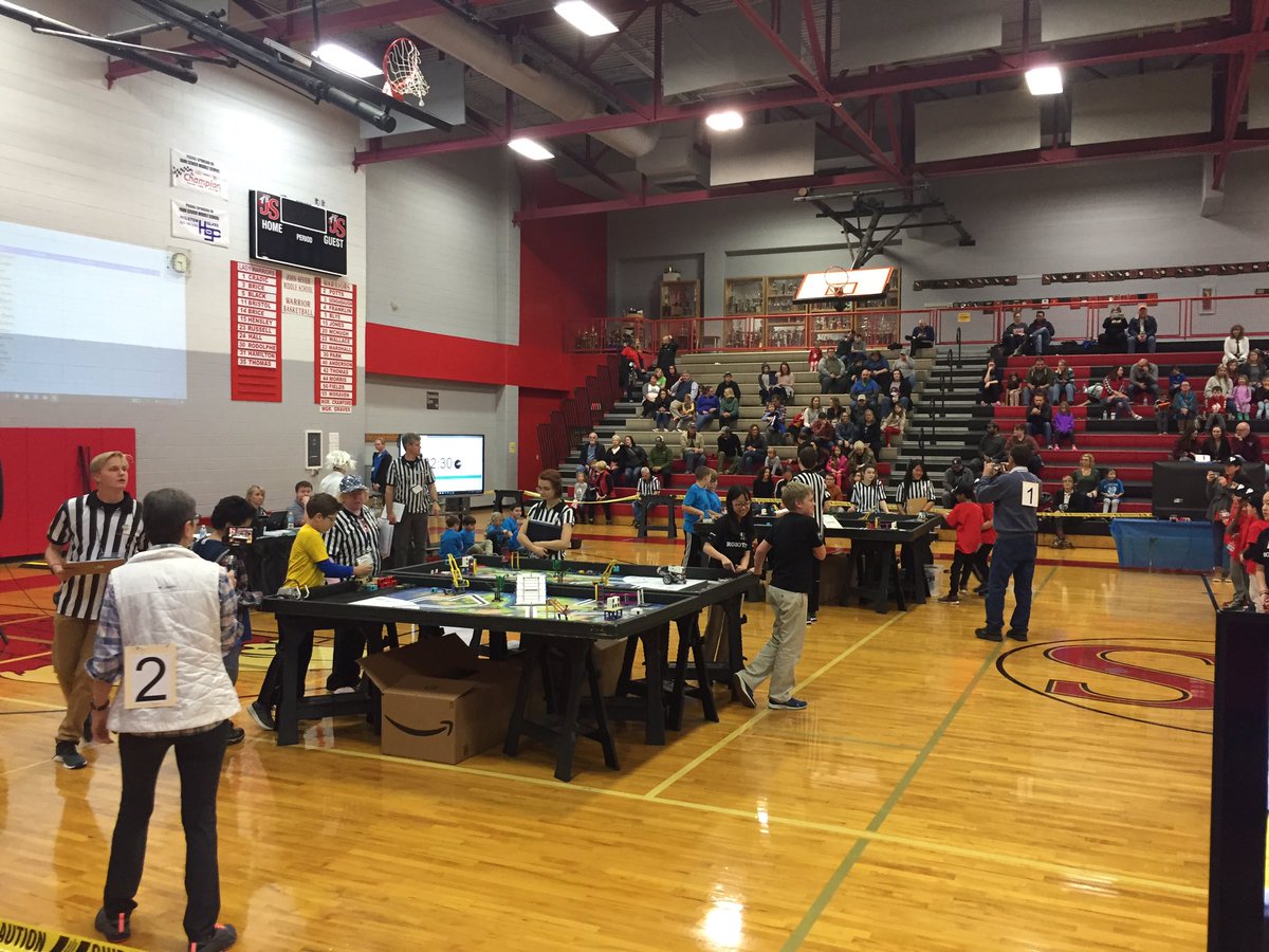 GWESLegoRoboti1's tweet photo. Robot game board is about to start!!! There is an electricity in the air right now as the first teams are ready to roll!!! #CityShaper #weworkedhard @PhotonProfessor @KCS_District https://t.co/MuO5tlFwgQ