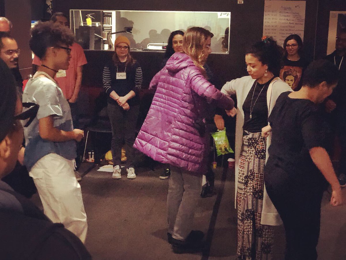 CommunityWordPr's tweet photo. We’re back with for workshop 5 of the #teachingartistproject! We love this group so much ❤️💃🏽🤹♂️🎻🎨 https://t.co/cJo2p5cHDy