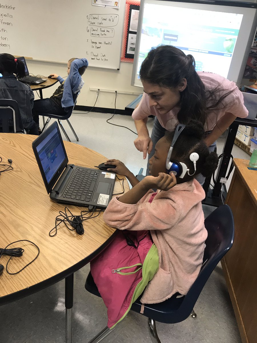 LenardITC's tweet photo. Ms. Zappalla’s 2nd grade future programmers explored different coding activities using @codeorg! #FisherFlamingos #HourofCode #CODERPS @RVAITRTs @RPS_Schools https://t.co/MgMqSw3QlF