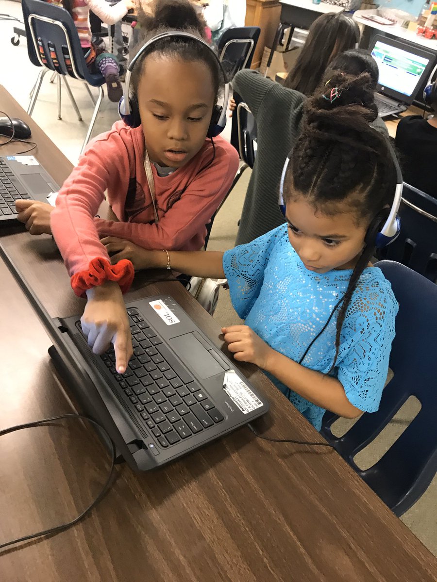 LenardITC's tweet photo. Ms. Zappalla’s 2nd grade future programmers explored different coding activities using @codeorg! #FisherFlamingos #HourofCode #CODERPS @RVAITRTs @RPS_Schools https://t.co/MgMqSw3QlF