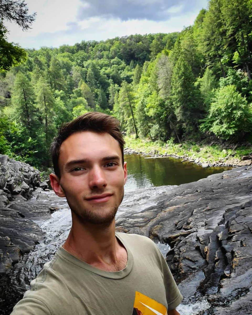 rettafoto's tweet photo. What what!?!?!?! Blake is graduate! Congrats !!! We 🧡 You!!!
#utcgrad https://t.co/YcdxIQs4ff