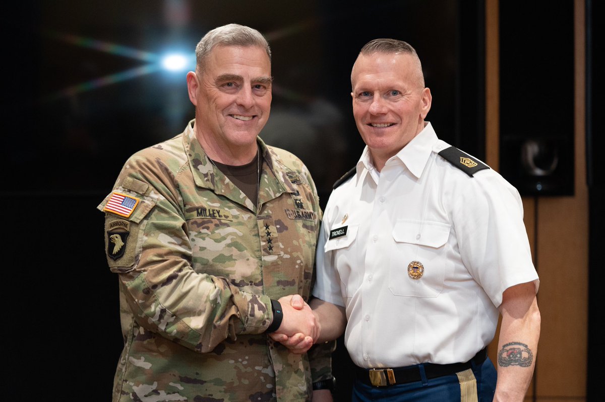 #GenMilley: “For the past 4 years, @SEAC_Troxell provided valuable insight into the pulse of the force and served as a key conduit of information to our senior enlisted leaders across the services and combatant commands. 1/3