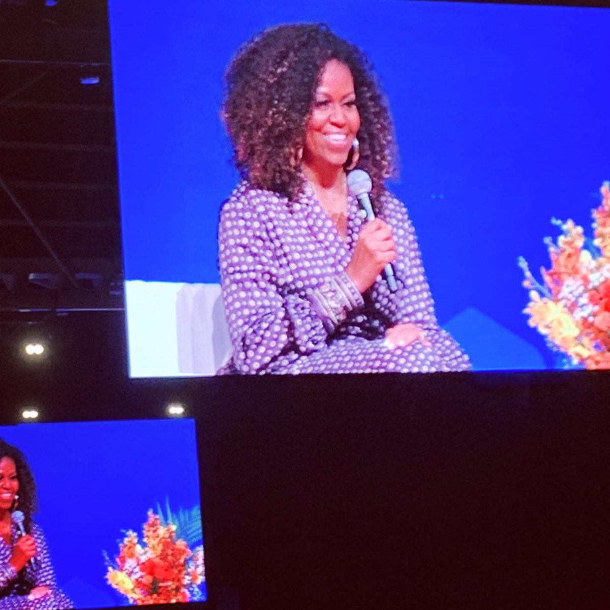 LeenaOllitervo's tweet photo. ”With hope, kindness, decency and empathy” 🙏 This was my 2nd time to see and hear @MichelleObama live - what a rock star, brilliant lady! 💎 #whentheygolowyougohigh #keepgoinghigh https://t.co/ebCQXbCqNo