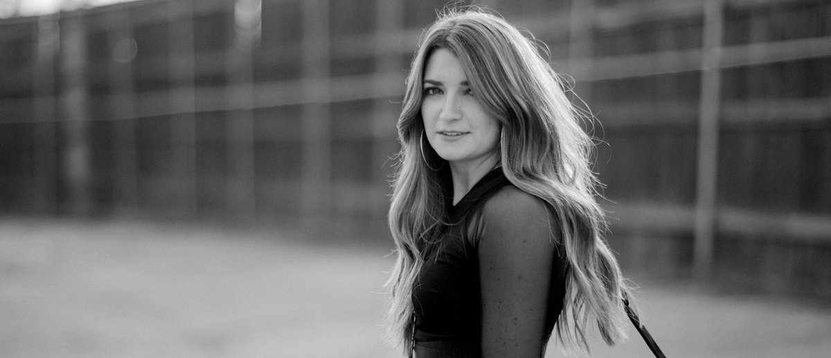 heirwavesonline's tweet photo. Songwriters Series No. 6 | Tenille Townes

“I love the writing process so much, and finding a home for these stories in a song is very much like a vessel feeling process to me. It is an honour to carry them." - @tenilletownes 

Read More: https://t.co/2yc681pS9I https://t.co/0yARaOwmWo